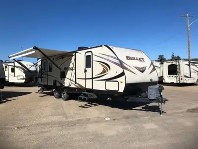 Half Ton towable! Single Slide, Rear Living Space and Dual Entry Doors! Call Dealership for more det...