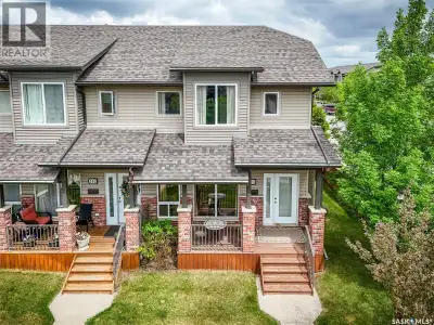 Welcome to this desirable corner end-unit townhouse in the sought-after Willowgrove neighbourhood. I...