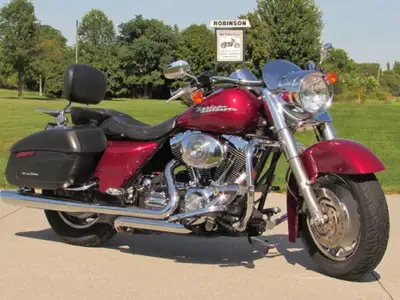 47,000 KM - Tru Dual Exhaust - Very Clean This Awesome 2004 Road King Custom has 47,000 KM and lots...
