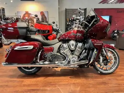 Indian Pursuit 112 in the stunning maroon metallic! BUY NOW AND SAVE OVER $1,500 OFF MSRP!! 2025 Ind...