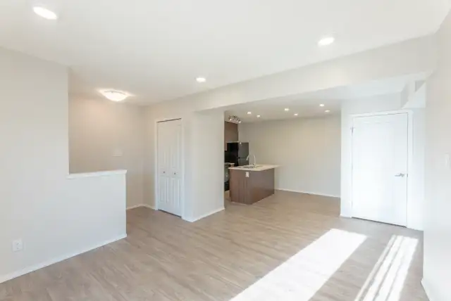 Townhomes with in Suite Laundry - Sagecourt - House for Rent Str in Long Term Rentals in Calgary - Image 4