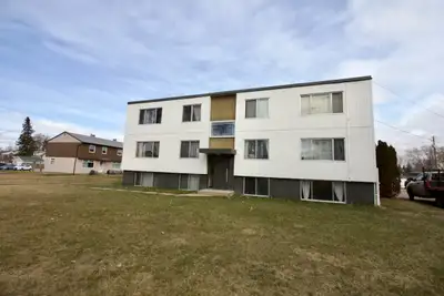 Ross Drive 2 Bed 1 Bath Suite Fort Saskatchewan