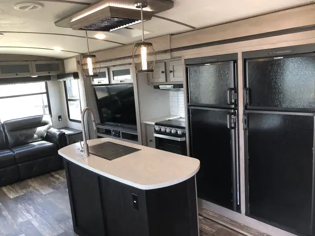 2020 Keystone RV Outback 328RL in Travel Trailers & Campers in St. Albert - Image 9