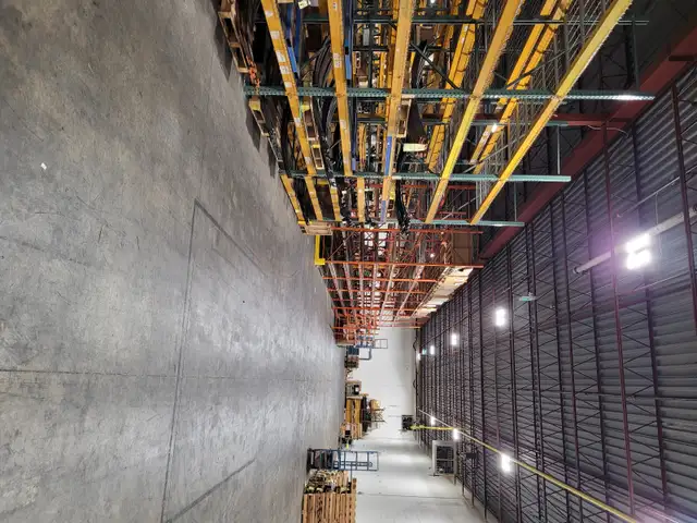 WAREHOUSE UNITS AVAILABLE - MULTIPLE CLEAN USES in Commercial & Office Space for Rent in Mississauga / Peel Region - Image 6