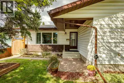 **NEW PRICE!! OPEN HOUSES SEPT 13 & 14th. (2-4pm) Charming 1967 Bungalow with Incredible Bones and o...