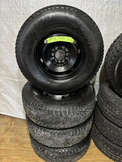 265-70-17 NOKIAN HAKKAPELIITTA USURE ENTRE 8/32 ET 9/32 SUR ROUES ACIER NOIR 17P, POUR F150 ENSEMBLE...