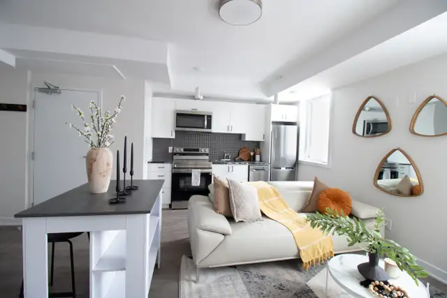 Private Room in a 3-bedroom apartment - 5 minutes walk from Carl in Long Term Rentals in Ottawa - Image 3