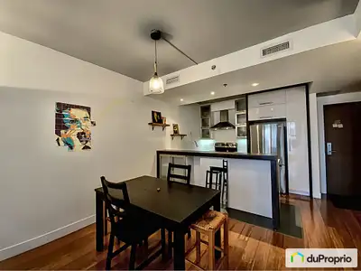 Condo lumineux, situé au 6e étage d'un bel immeuble sécuritaire, très bien insonorisé, certifié LEED...
