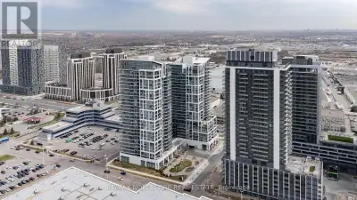 Welcome to this stunning 1+1 bedroom, 2 bathroom condo in one of the most sought-after buildings in...