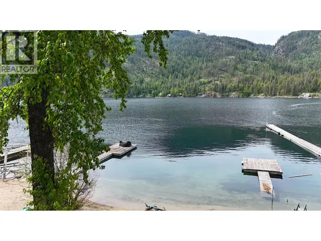 189 Alpine Road Christina Lake, British Columbia in Houses for Sale in Penticton - Image 4