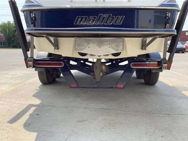 2005 Malibu Sunsetter LXi in Powerboats & Motorboats in Saskatoon - Image 6