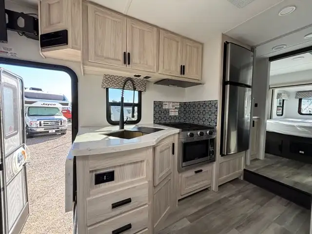 2023 Forester 2501 CD in RVs & Motorhomes in Laval / North Shore - Image 10