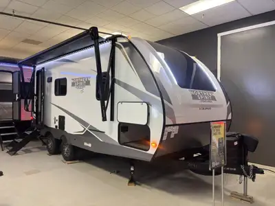 Whether you're travelling the country or just heading to the lake. this camper will take you whereve...