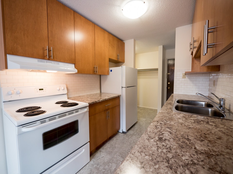9620 156 Street. - Renovated 1 bedroom -  Must See 4