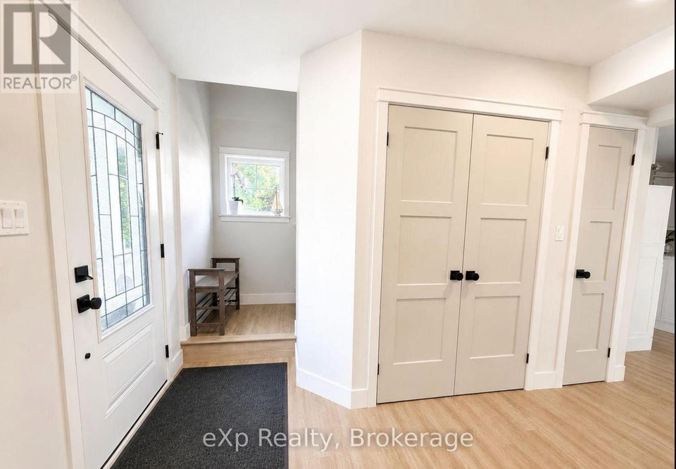A UPPER - 340 NELSON STREET Kincardine, Ontario 2