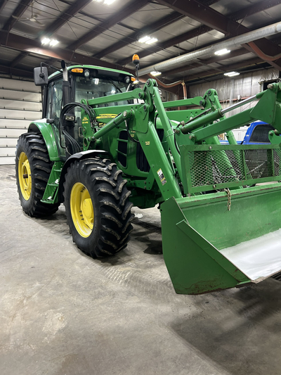 150 ENG HP, 125 PTO HP, 20F/20R AUTOQUAD PLUS W/ LHR (25 MPH) MFWD FRONT AXLE (UNSUSPENDED), 520/85r...