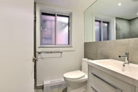 Renovated Akelius one bedroom apartment for rent. Located near Decelles Ave in the Cote-des-Neiges n... (image 8)