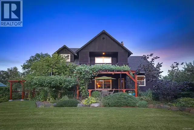 3713 Dove Creek Rd Courtenay, British Columbia in Houses for Sale in Comox / Courtenay / Cumberland - Image 3