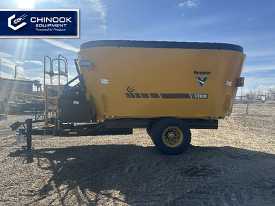 The 2024 Vermeer VT970 twin-screw vertical mixer is a new, high-capacity feed mixer built for effici...