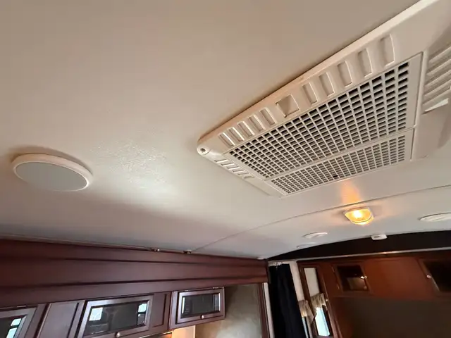 2014 Heartland WILDERNESS 2175RB  in Travel Trailers & Campers in St. Albert - Image 15