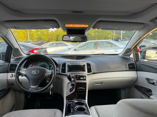 2010 Toyota Venza 4dr Wgn V6 AWD **ONE OWNER** | **NO ACCIDENT** in Cars & Trucks in City of Toronto - Image 15