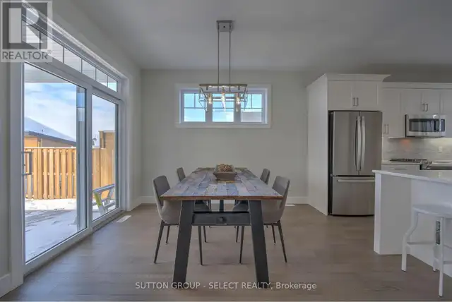 19 LOIS COURT Lambton Shores (Grand Bend), Ontario in Houses for Sale in Grand Bend - Image 13