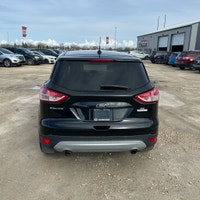 REDUCED!!! BACKUP CAMERA, HEATED SEATS!!! 2015 Ford Escape SE FWD Clean with features including. Bac... (image 3)