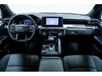 TOYOTA TACOMA DOUBLE CAB AUTO 2025 4X4 ROBUSTE MOTEUR TURBO MODERNE ÉCRAN TACTILE AVANCÉ SÉCURITÉ AC... (image 1)