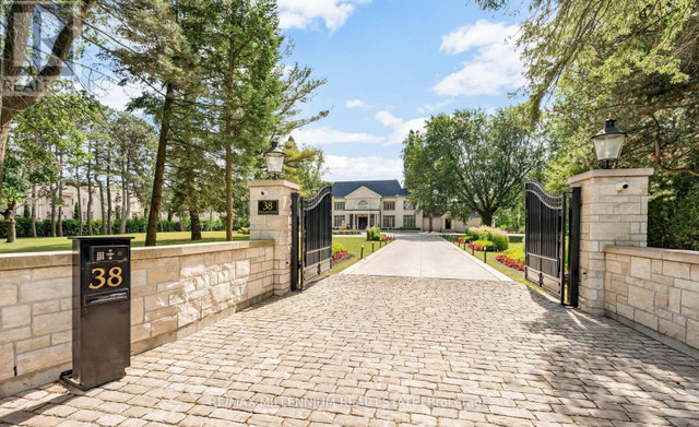 38 PARK LANE CIRCLE Toronto (Bridle Path-Sunnybrook-York Mills), in Houses for Sale in City of Toronto
