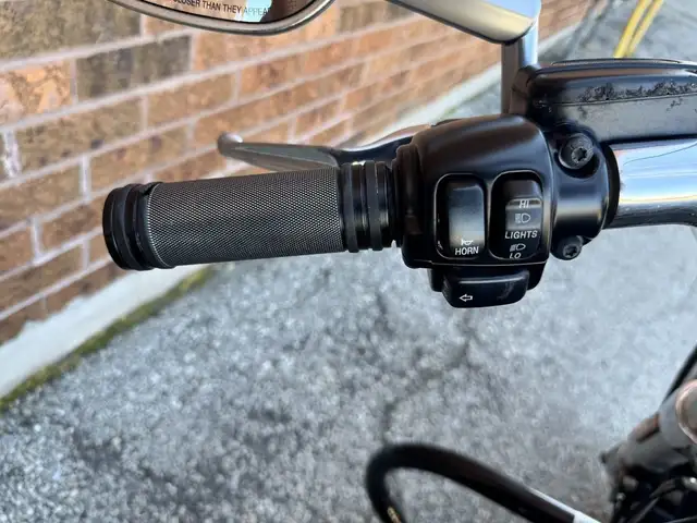 2010 Harley-Davidson V-Rod Muscle **LOW KMS** **EXTRAS** in Street, Cruisers & Choppers in Markham / York Region - Image 11