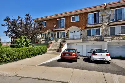 TRÈS GRAND 3 1/2 LONGUEUIL DISPO MARS, View more