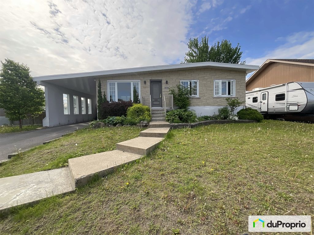 $789,900 - Bungalow for sale in Auteuil — photo 1