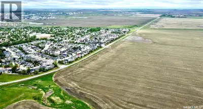 Excellent opportunity to acquire 20.01 acres within the City of Regina, located east of Prince of Wa...