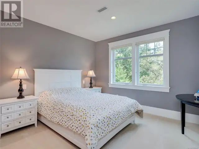2615 Queenswood Dr Saanich, British Columbia in Houses for Sale in Victoria - Image 31