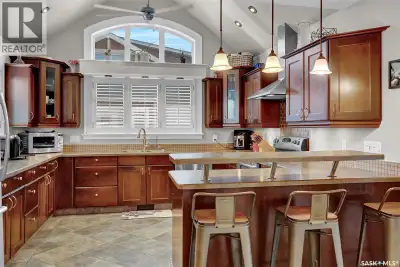 Welcome to 2736 Regina Ave. located in the heart of the desirable Lakeview neighbourhood. This lovel...