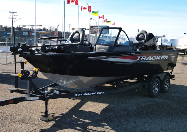 2025 TRACKER Targa V19 Combo TE Aluminum Fishing Boat in Powerboats & Motorboats in Vernon - Image 2