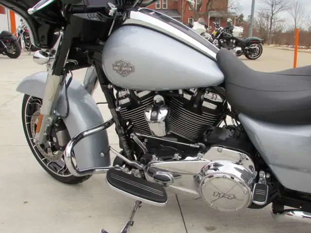 2023 Harley-Davidson FLHXS Street Glide Special in Sport Touring in Leamington - Image 12