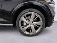 Le Genesis GV70 Prestige 2025 est un VUS de luxe qui se distingue par son équilibre remarquable entr... (image 3)