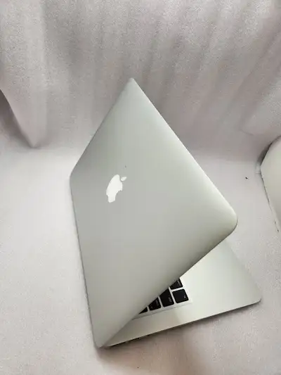 McBook AIR 2017 Core I5 8gb Ram 128gb ssd, View more