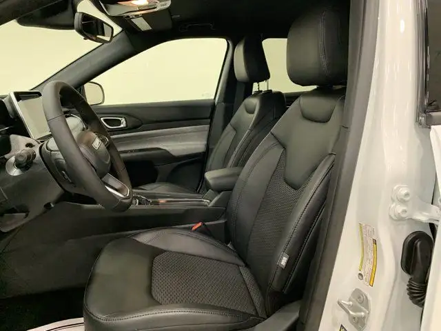 2026 Jeep Compass North in Cars & Trucks in Regina - Image 17