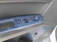 2018 Volkswagen Atlas with 159,433km! Equipped with remote keyless entry, power windows, power locks... (image 6)