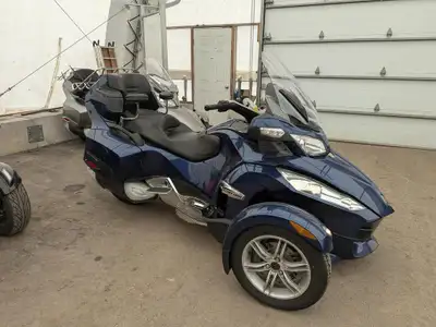 2011 Can-Am SPYDER RT AUDIO & CONVENIENCE 2011 CAN AM SPYDER RT WITH AUDIO & CONVENIENCE. PASSENGER...