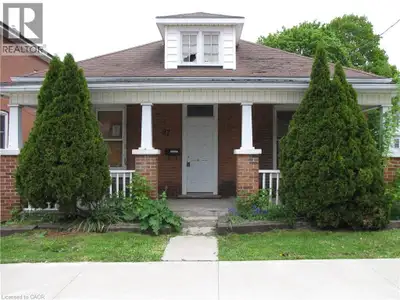 Are you ready to roll up your sleeves? Welcome to 97 Kent Street North. This 3 bedroom, 1 bath Bunga...