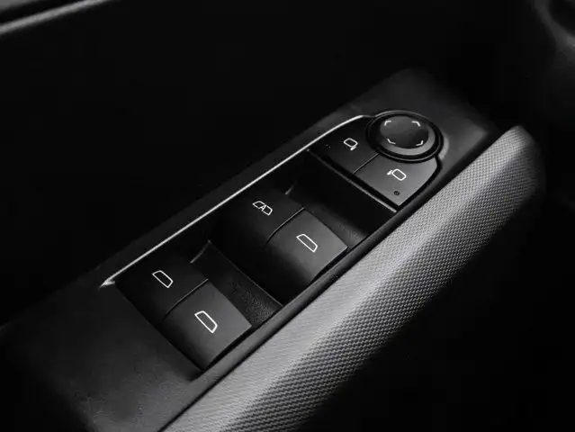 2025 GMC Canyon Elevation in Cars & Trucks in Strathcona County - Image 17