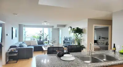 Price: $629,999 / $2,390/mo Time to Move-In to your New place. Condo Situated In Heart of Scarboroug...