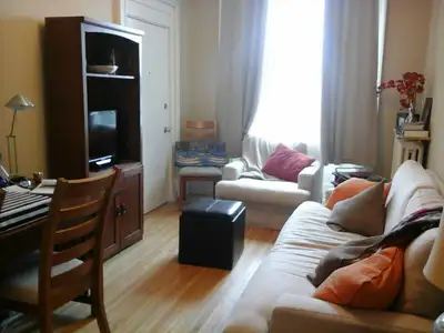 AVAILABLE: SEPTEMBER 2025 This stunning spacious one-bedroom within walking distance to downtown Kin...