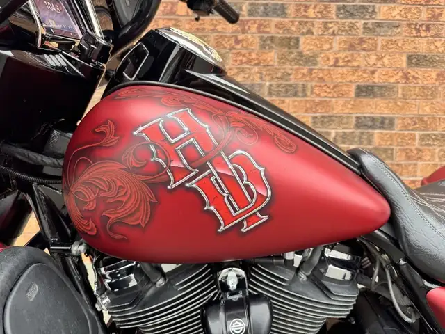 2019 Harley-Davidson Street Glide Special **CUSTOM PAINT** **CAN in Sport Touring in Markham / York Region - Image 7