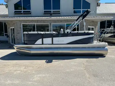 Welcome to Buckeye Marine 2023 Crest Crest Classic LX 200 SLC . Engine: VF115