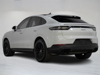 This 2022 Porsche Cayenne Coupe is a local Ontario vehicle with a clean Carfax report. Equipped with... (image 4)