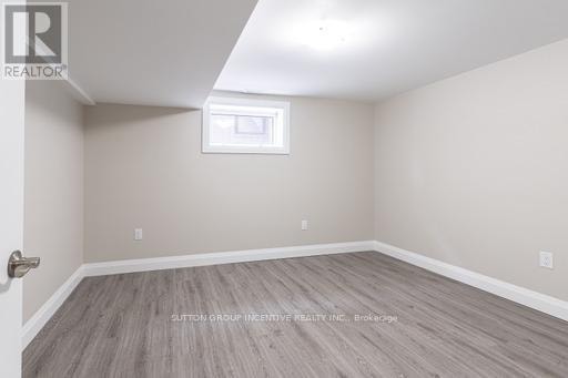 240 WELLINGTON STREET E Barrie (Wellington), Ontario 5